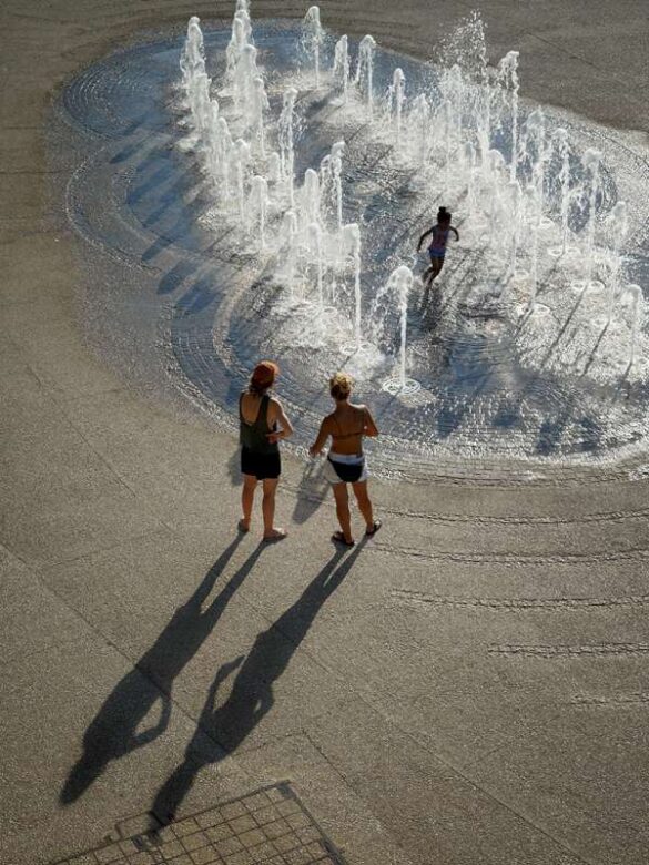 Aleksandar Jovanovic (Serbia) – Fountain 3-800