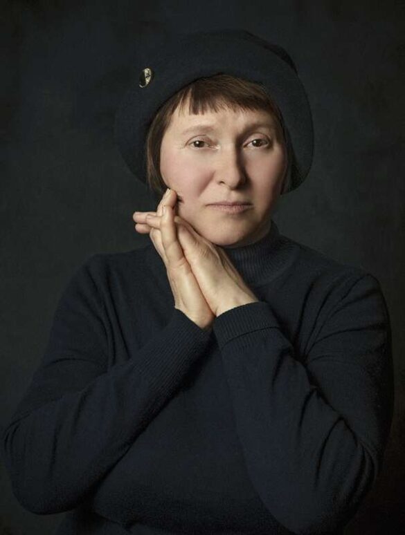 Aleksandr Zamyatin (Russia) – Woman in a hat-800