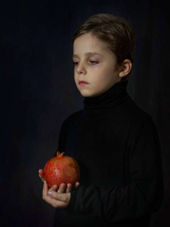 Anna Perevozchikova (Russia) – Red pomegranate-800