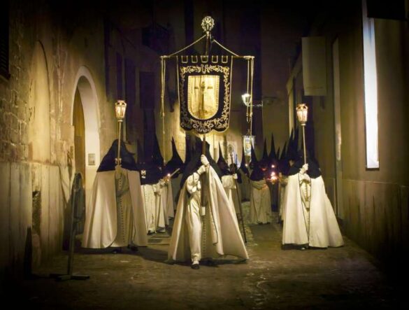 Bruce Harley (Scotland) – Semana Santa Process…-800