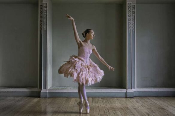 David Wheeler (England) – En Pointe Elegance-800