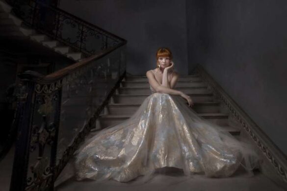 David Wheeler (England) – Seated on the Stairs-800