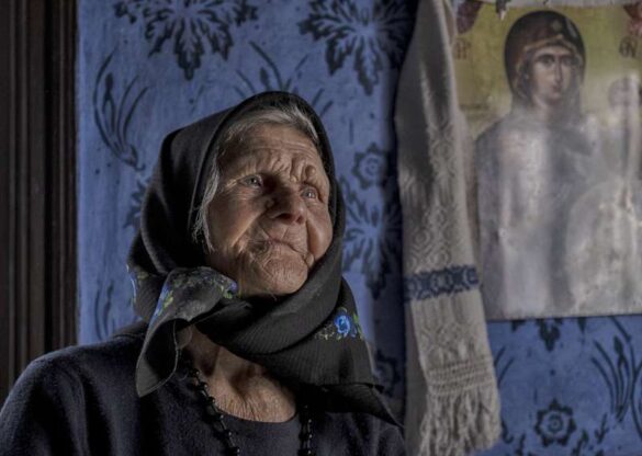 Esther Epstein (Israel) – Light of faith-800