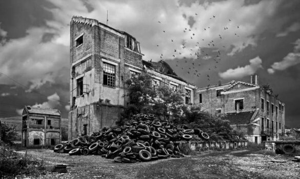 FIAP Blue Ribbon – Vojislav Lukovic (Serbia) – Old mine-800