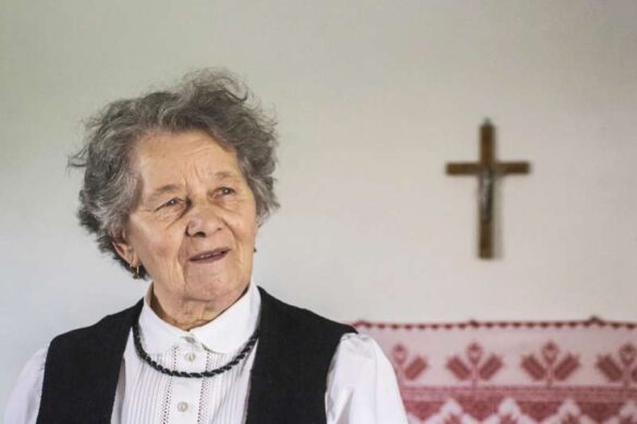 Gyongyi Hipsagh (Hungary) – Simply beautiful-800