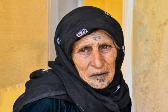 Hamza Erol (Turkiye) – Dovmeli_uzgun_kadın-800