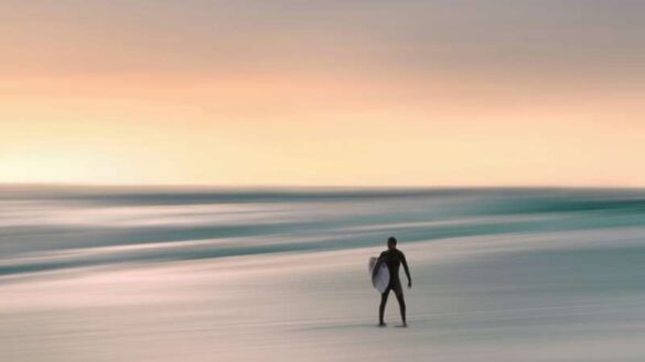 Harald Hochmann (New Zealand) – Waiting for the Wave-800
