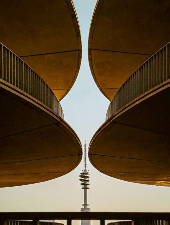 Max van Son (Netherlands) – Circles of Frequency-800