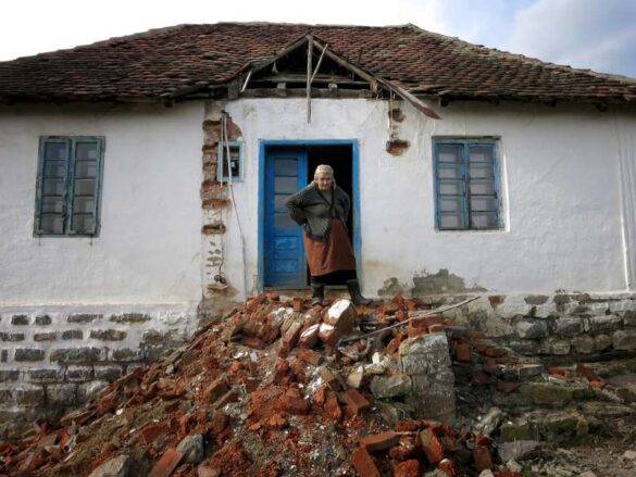 Mirjana Jovanovic (Serbia) – On the Doorstep-800