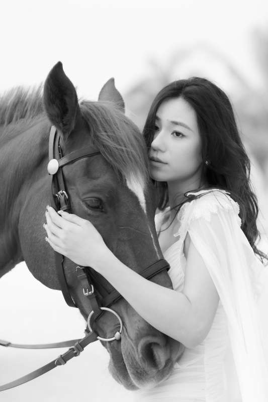 Shing Kit Lee (Hong Kong) – Bond of Love_BW-800