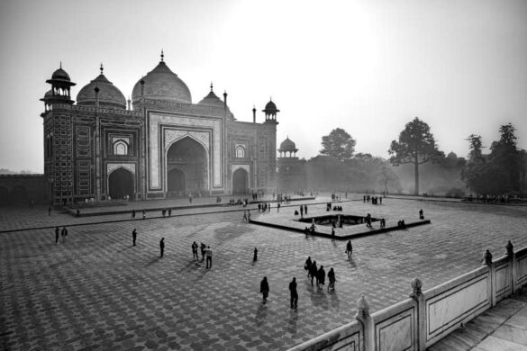 Sivaramakrishna Sampara (India) – Taj Mahal courtyard_…-800