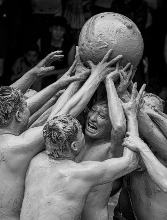 Thu Ha Tran (VietNam) – Mud Ball Wrestling F…-800