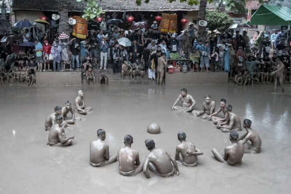 Viet Cao Khac (VietNam) – Mud ball ritual-800