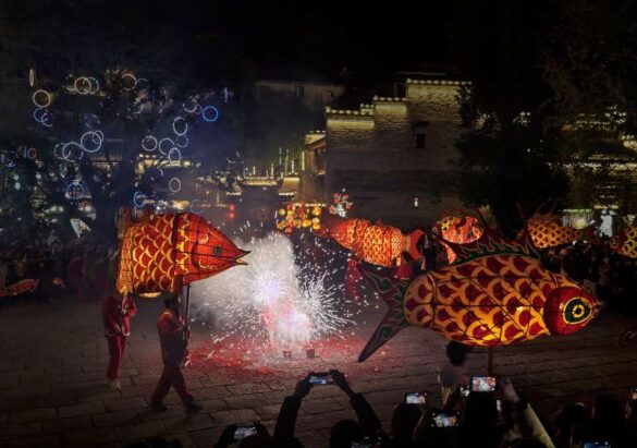Zhendong Wu (China) – Fish Lantern Parade-800